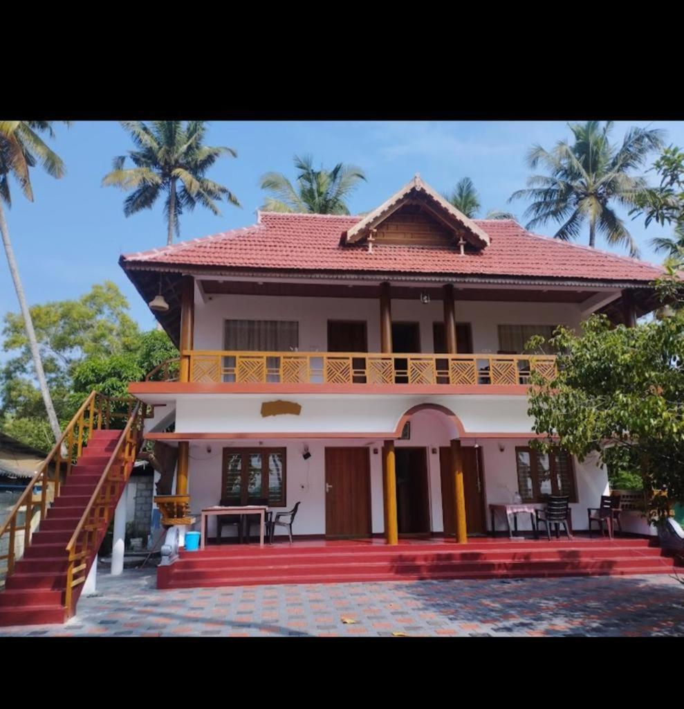 Marari Anna Beach Homestay Марарикулам Екстериор снимка