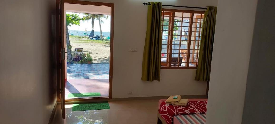 Marari Anna Beach Homestay Марарикулам Екстериор снимка